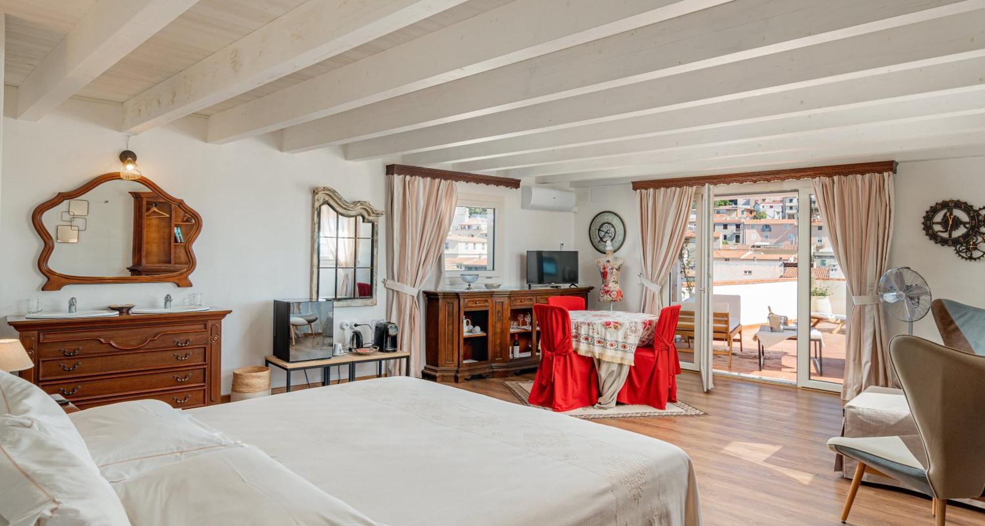 Diffuso Mannois Hotel 4*